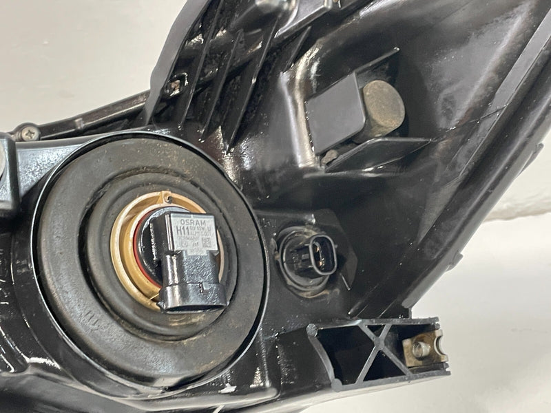 Load image into Gallery viewer, 2015 - 2017 TOYOTA CAMRY RIGHT SIDE HALOGEN HEADLIGHT HEADLAMP # IG12-HDS1051