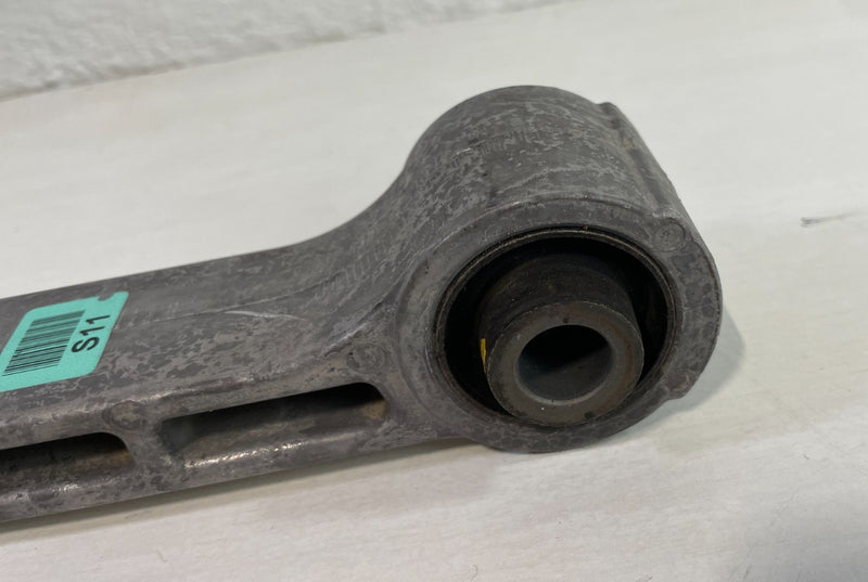 Load image into Gallery viewer, 19-25 HYUNDAI PALISADE SANTA FE ENGINE MOTOR MOUNT TORQUE ARM ROLL ROD # 104172