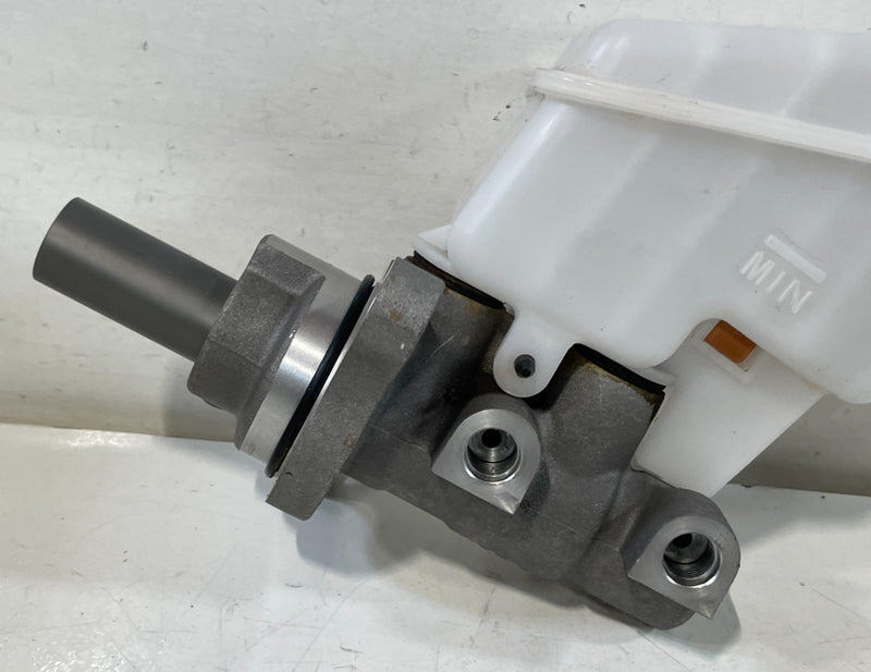 Load image into Gallery viewer, 20-25 HYUNDAI PALISADE BRAKE BOOSTER MASTER CYLINDER W/ RESERVOIR 3.8L # 103319