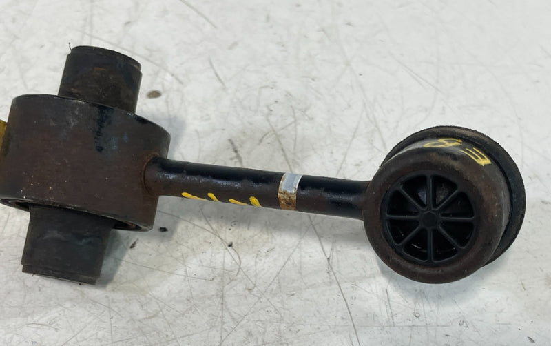 Load image into Gallery viewer, 22-25 HYUNDAI TUCSON REAR RIGHT STABILIZER SWAY ANTI ROLL BAR END LINK # 103774