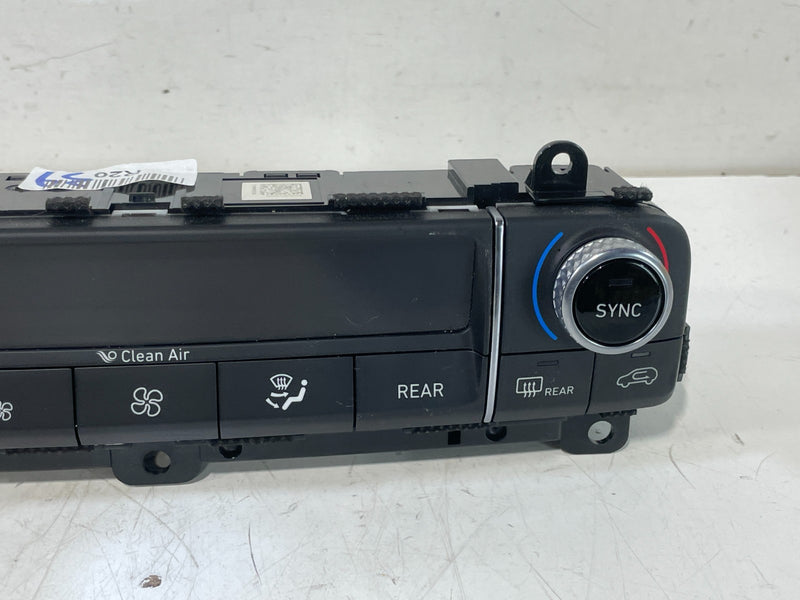 Load image into Gallery viewer, 2020-2022 HYUNDAI PALISADE DASH AC HEATER CLIMATE CONTROL PANEL SWITCH # 103587