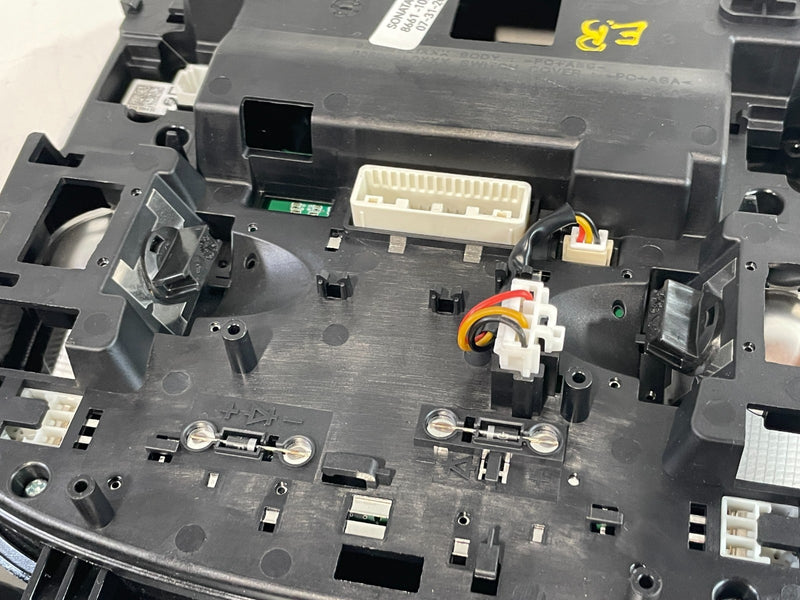 Load image into Gallery viewer, 2020-2023 HYUNDAI SONATA ROOF OVERHEAD CONSOLE DOME LIGHT LAMP SWITCH # 102048