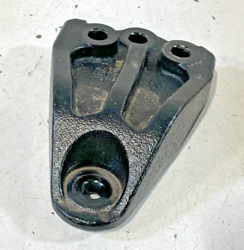 Load image into Gallery viewer, 20-25 HYUNDAI PALISADE FWD FRONT RIGHT ENGINE UPPER MOUNT SUPPORT BRACKET 100208