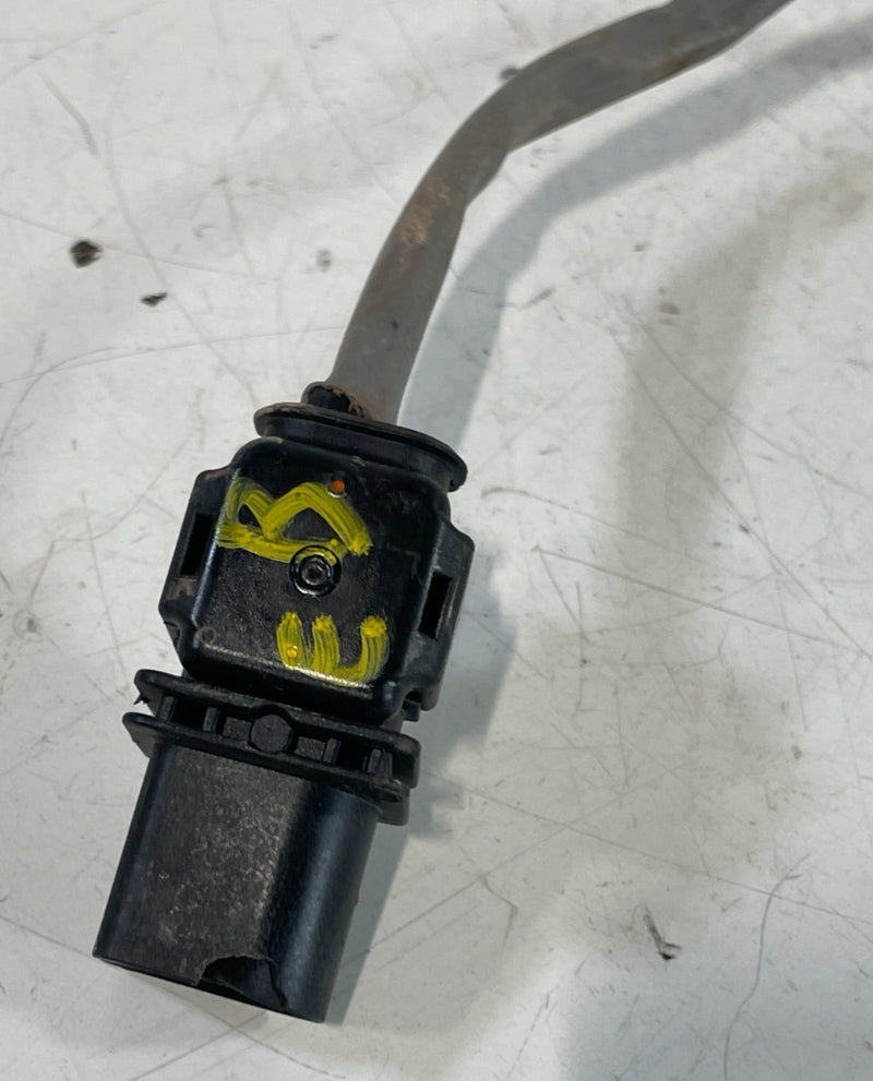 Load image into Gallery viewer, 20-25 HYUNDAI PALISADE FRONT RIGHT UPPER EXHAUST LAMBDA O2 OXYGEN SENSOR 103339D