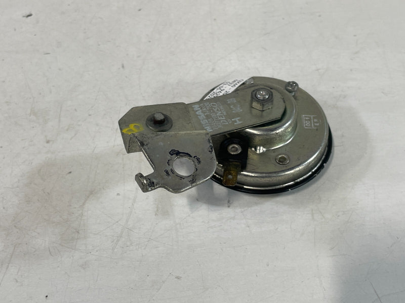 Load image into Gallery viewer, 2013 - 2020 INFINITI JX35 QX60 HIGH PITCH HORN SIGNAL ALARM 25605-3JA0A # 96291