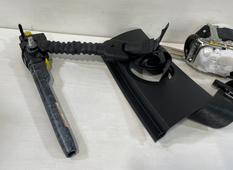 Load image into Gallery viewer, 2022-2025 HONDA CIVIC FRONT RIGHT SIDE SEAT BELT RETRACTOR W/ TENSIONER # 90297