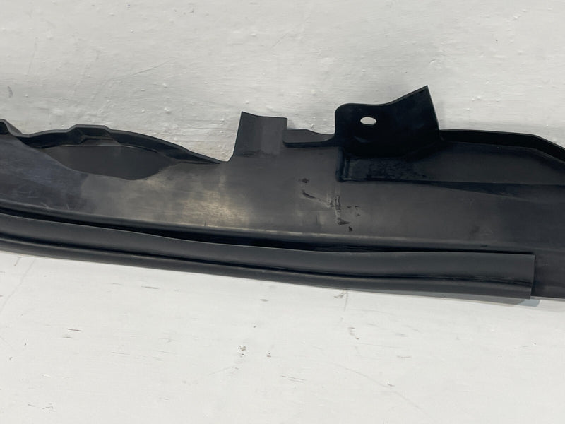 Load image into Gallery viewer, 11-19 M56 M37 M35h Q70 FRONT RIGHT SIDE FENDER SEAL COVER TRIM MOLDING # 94023