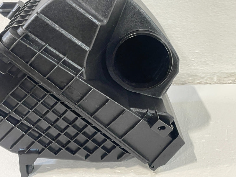 Load image into Gallery viewer, 2020-2025 HYUNDAI PALISADE ENGINE AIR INTAKE CLEANER HOUSING BOX 3.8L # 100890