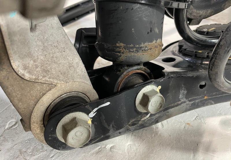 Load image into Gallery viewer, 2023-2025 HYUNDAI PALISADE FWD REAR LEFT SUSPENSION KNEE ASSEMBLY 3.8L # 105200