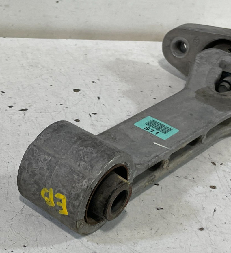 Load image into Gallery viewer, 19-25 HYUNDAI SANTA FE PALISADE ENGINE MOTOR MOUNT TORQUE ARM ROLL ROD # 100850