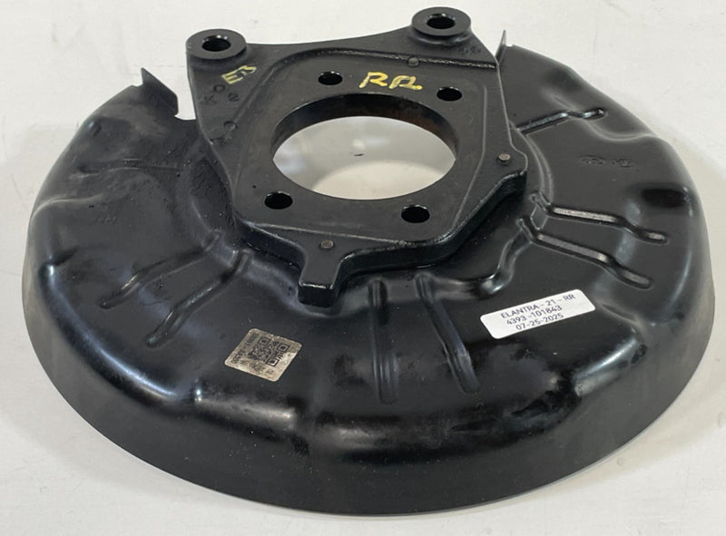 Load image into Gallery viewer, 21-25 HYUNDAI ELANTRA REAR RIGHT SIDE SPINDLE KNUCKLE BRAKE DUST SHIELD # 101843