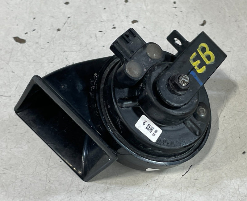 Load image into Gallery viewer, 2022-2025 GENESIS G70 LOW PITCH HORN SIGNAL ALARM W/ BRACKET 96611-G9010 #101003