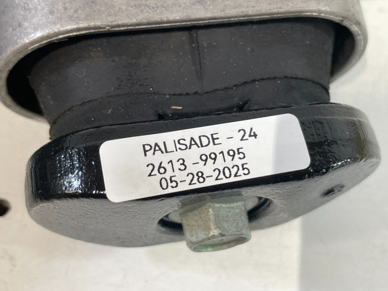 Load image into Gallery viewer, 19-25 HYUNDAI SANTA FE PALISADE ENGINE MOTOR MOUNT TORQUE ARM ROLL ROD # 99195