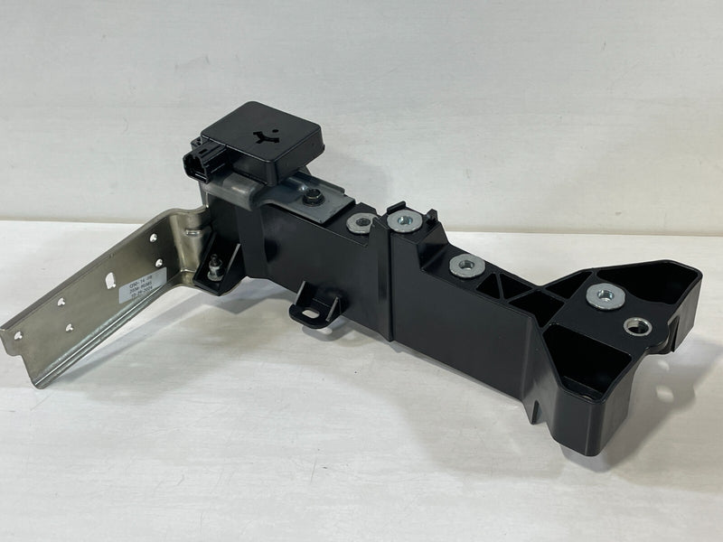 Load image into Gallery viewer, 14-23 INFINITI Q50 Q60 RIGHT RADIATOR CORE SUPPORT FENDER MOUNTING BRACKET 90385