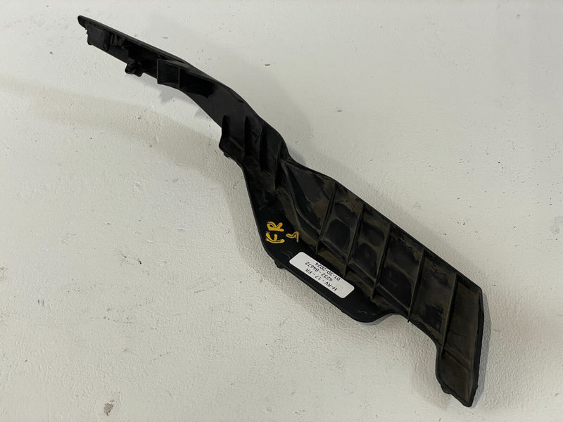 Load image into Gallery viewer, 2016 - 2020 HONDA HR-V FRONT RIGHT PASSENGER SIDE WINDSHIELD TRIM BLACK # 84672
