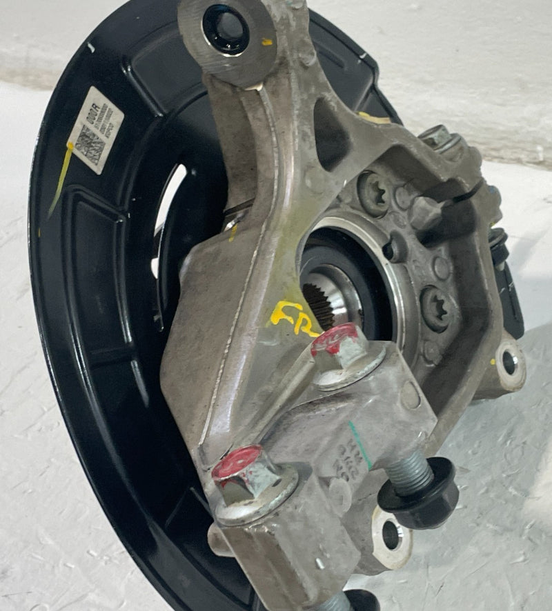 Load image into Gallery viewer, 2020-25 HYUNDAI PALISADE FWD FRONT RIGHT SPINDLE KNUCKLE W/ BEARING HUB # 104113