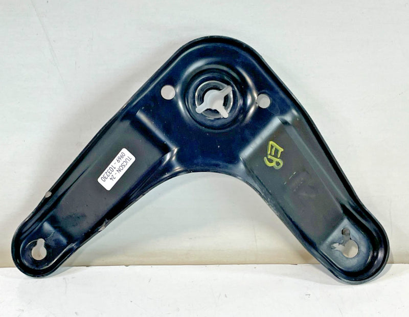Load image into Gallery viewer, 2021-2025 HYUNDAI TUCSON FRONT RIGHT SUBFRAME REARWARD SUPPORT BRACKET # 103230