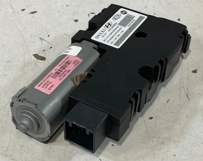 Load image into Gallery viewer, 2020-2025 HYUNDAI PALISADE FRONT SUNROOF SUN ROOF WINDOW GLASS MOTOR # 100234
