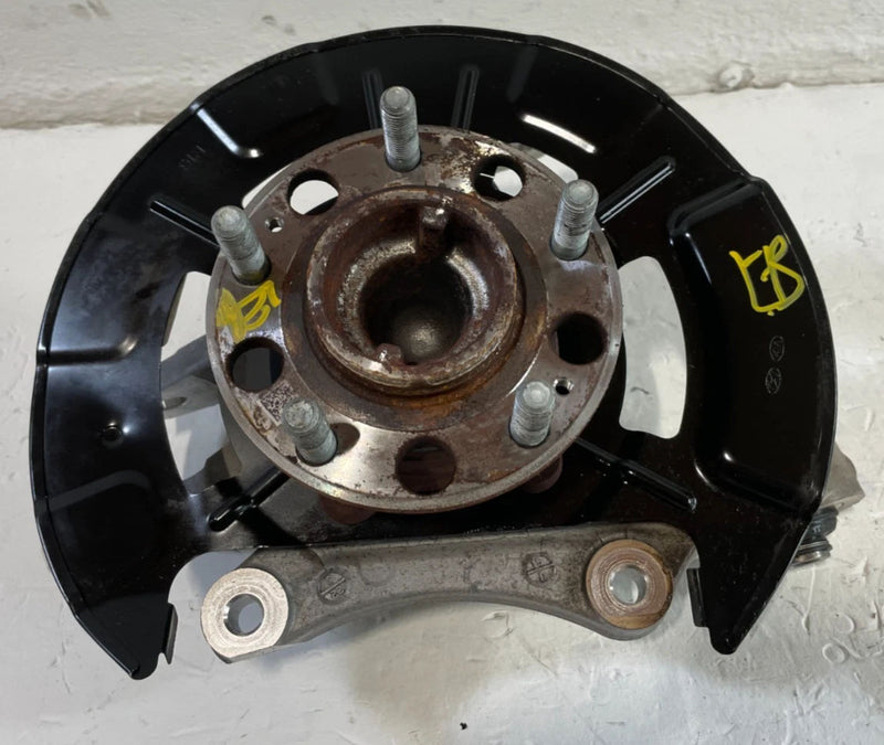 Load image into Gallery viewer, 21-25 HYUNDAI SANTA FE AWD REAR RIGHT SIDE SPINDLE KNUCKLE W/ BEARING HUB 104449