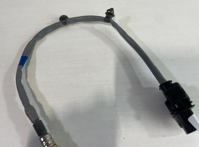 Load image into Gallery viewer, 20-25 HYUNDAI PALISADE FRONT RIGHT UPPER EXHAUST LAMBDA O2 OXYGEN SENSOR #104175