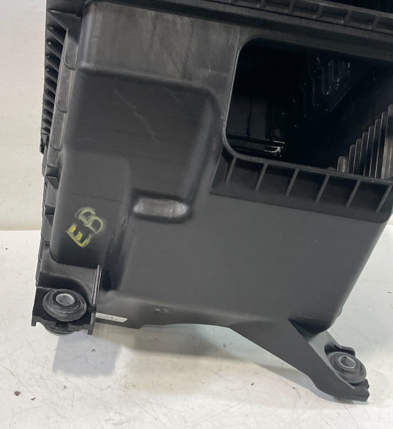 Load image into Gallery viewer, 2020-2025 HYUNDAI PALISADE ENGINE AIR INTAKE CLEANER HOUSING BOX 3.8L # 104151