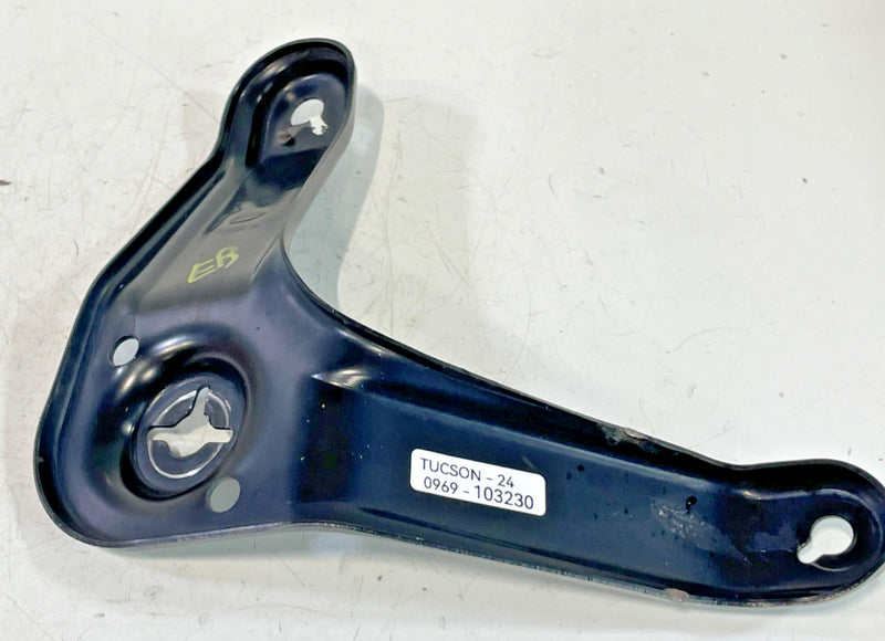 Load image into Gallery viewer, 2021-2025 HYUNDAI TUCSON FRONT RIGHT SUBFRAME REARWARD SUPPORT BRACKET # 103230