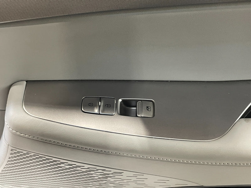 Load image into Gallery viewer, 2020 - 2022 HYUNDAI PALISADE FRONT RIGHT SIDE INTERIOR DOOR TRIM PANEL # 100874