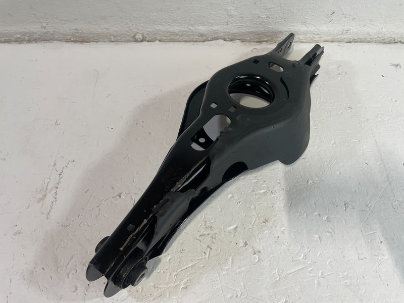 Load image into Gallery viewer, 2022-2025 HYUNDAI TUCSON REAR RIGHT SIDE LOWER CONTROL ARM SPRING PERCH # 104883