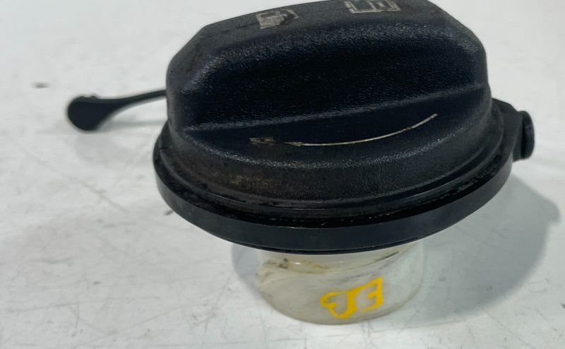 Load image into Gallery viewer, 04-25 HYUNDAI PALISADE ELANTRA GENESIS G70 REAR FUEL GAS TANK FILLER CAP #103064