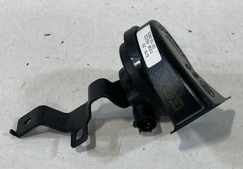 Load image into Gallery viewer, 2022-2025 GENESIS G70 HIGH PITCH HORN SIGNAL ALARM W/ BRACKET 96621-G9010 #96722