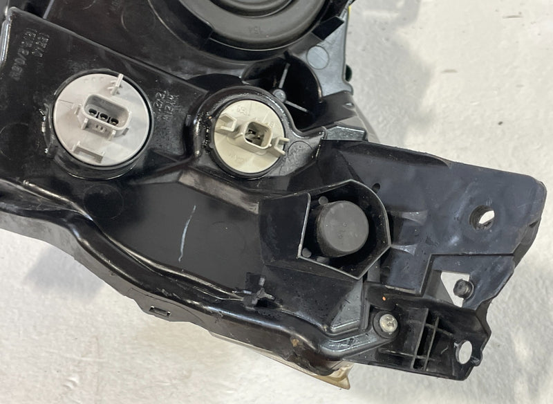 Load image into Gallery viewer, 2016-2019 HONDA CIVIC RIGHT PASSENGER HALOGEN HEADLIGHT HEADLAMP # IG16-HDS1073