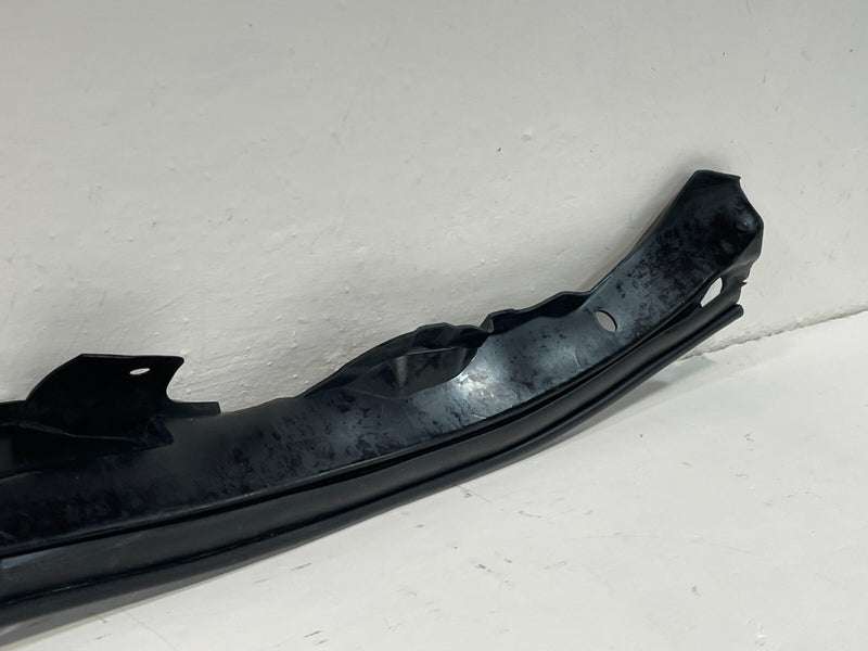 Load image into Gallery viewer, 11-19 INFINITI M56 M37 Q70 FRONT LEFT SIDE FENDER SEAL COVER TRIM MOLDING #94043
