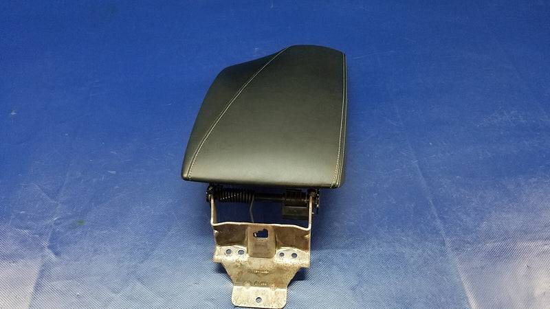 Load image into Gallery viewer, 2019-2021 INFINITI QX50 CENTER CONSOLE ARM REST ARMREST LID COVER BLACK # 73570