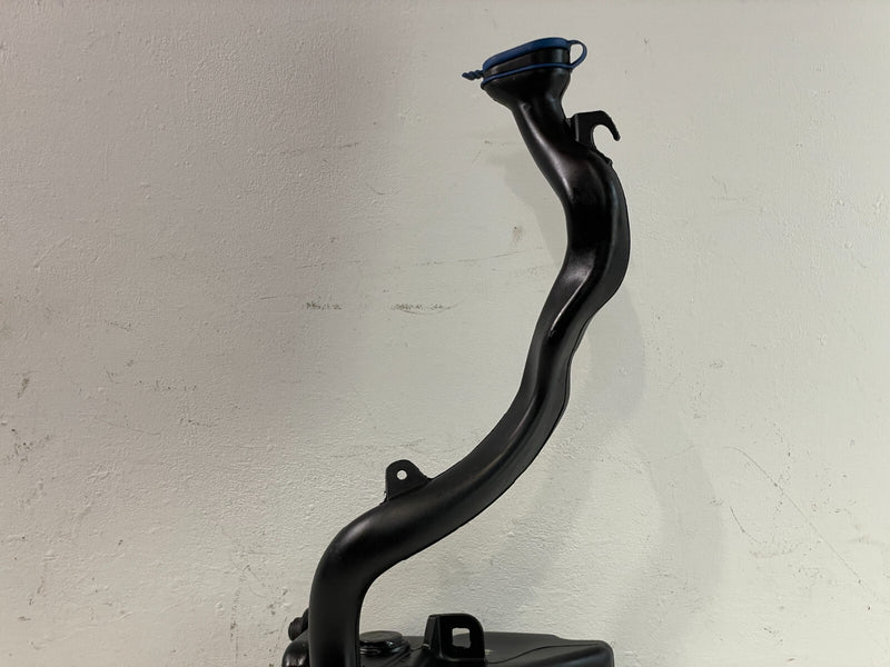 Load image into Gallery viewer, ⭐⭐ 2017-2019 INFINITI QX30 WINDSHIELD WASHER RESERVOIR TANK BOTTLE W/ NECK ⭐⭐