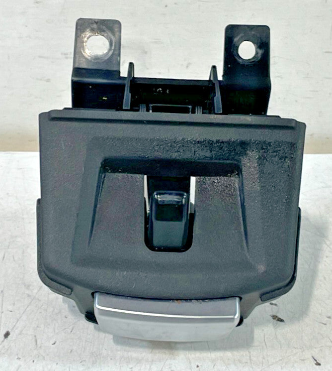 Load image into Gallery viewer, 2019 - 2021 INFINITI QX50 CENTER CONSOLE ARMREST HANDLE RELEASE BUTTON # 98823