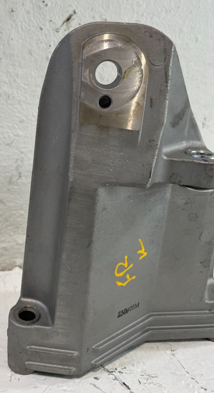 Load image into Gallery viewer, 2019-2023 GENESIS G70 AWD FRONT RIGHT SIDE ENGINE MOUNT SUPPORT BRACKET # 104337