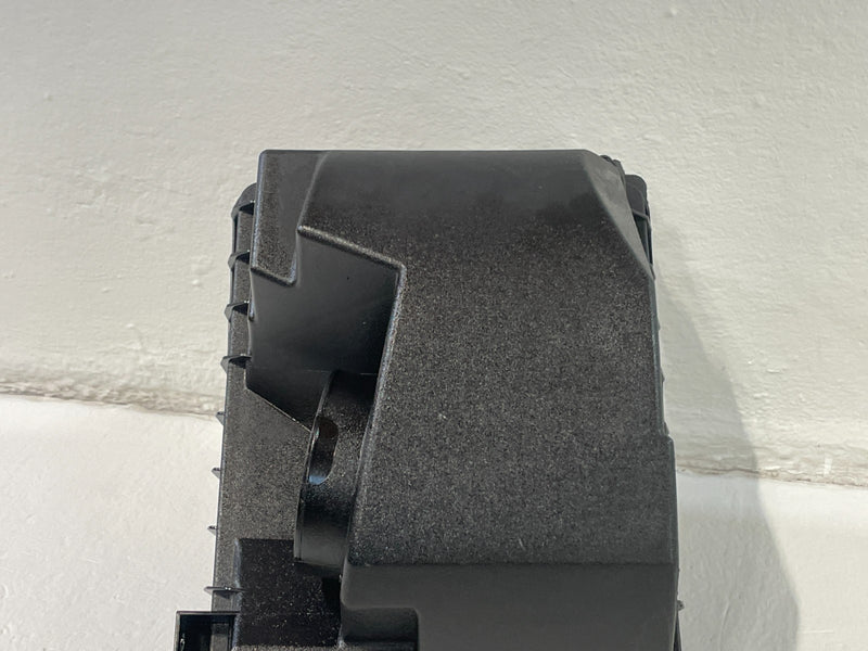 Load image into Gallery viewer, 2020-2025 HYUNDAI PALISADE ENGINE AIR INTAKE CLEANER HOUSING BOX 3.8L # 100890