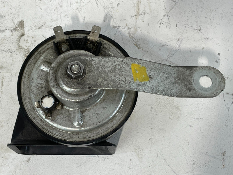 Load image into Gallery viewer, 2019 - 2020 INFINITI QX50 LOW PITCH HORN SIGNAL ALARM 25620-5NA0A # 81782