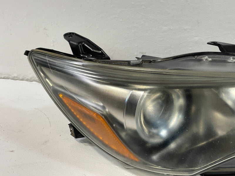 Load image into Gallery viewer, 2015 - 2017 TOYOTA CAMRY RIGHT SIDE HALOGEN HEADLIGHT HEADLAMP # IG12-HDS1051