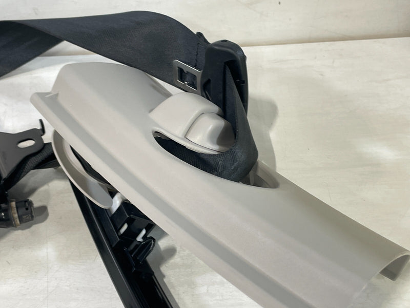 Load image into Gallery viewer, 2022-2025 HONDA CIVIC FRONT RIGHT SIDE SEAT BELT RETRACTOR W/ TENSIONER # 92794