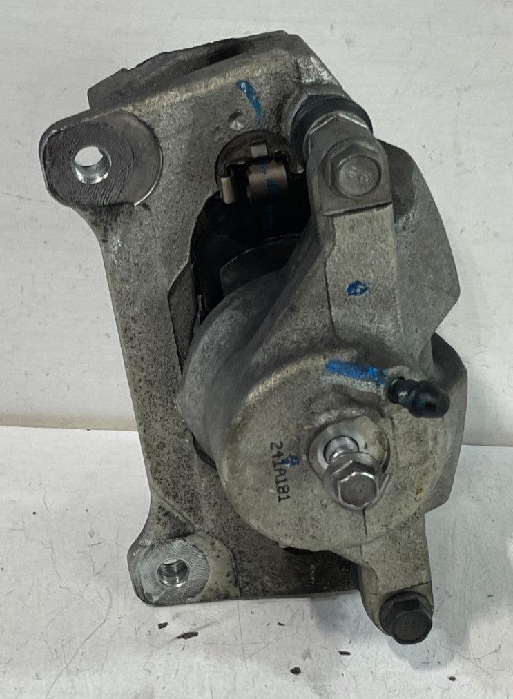 Load image into Gallery viewer, 2019 - 25 TOYOTA CAMRY AVALON RAV4 FRONT LEFT BRAKE CALIPER W/ BRAKE PADS #99448