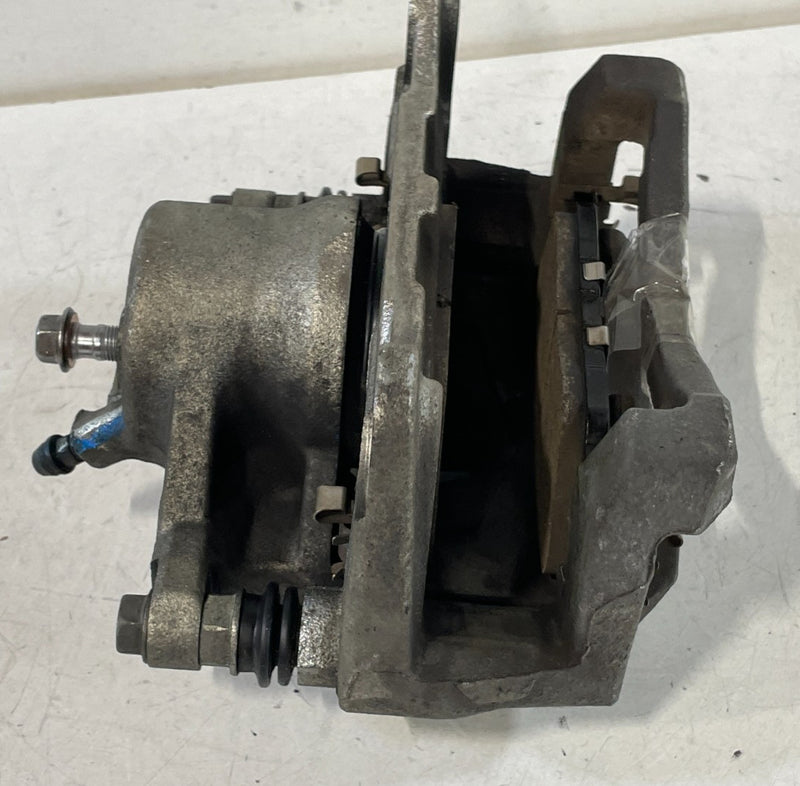 Load image into Gallery viewer, 2019 - 25 TOYOTA CAMRY AVALON RAV4 FRONT LEFT BRAKE CALIPER W/ BRAKE PADS #99448