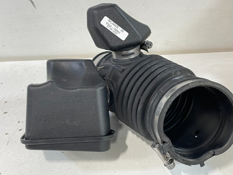Load image into Gallery viewer, 2020-2025 HYUNDAI PALISADE ENGINE AIR CLEANER INTAKE HOSE TUBE PIPE 3.8L #100842