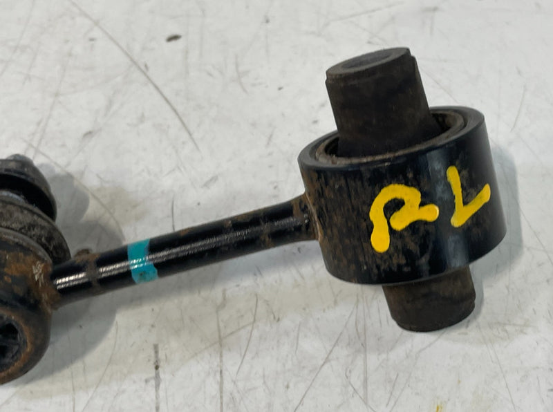 Load image into Gallery viewer, 2022-2025 HYUNDAI TUCSON AWD REAR LEFT STABILIZER SWAY BAR END LINK # 103769