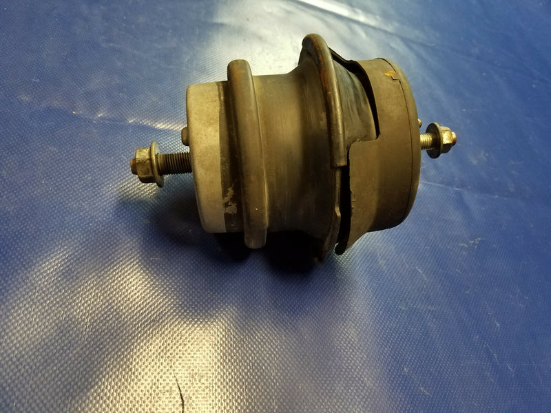 Load image into Gallery viewer, INFINITI EX35 FX35 FX37 G25 G35 M35 QX70 RWD ENGINE MOTOR MOUNT INSULATOR #51699