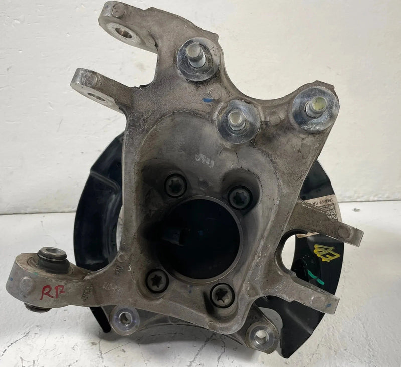 Load image into Gallery viewer, 2021-2025 HYUNDAI SANTA FE FWD REAR RIGHT SPINDLE KNUCKLE W/ WHEEL HUB # 107945