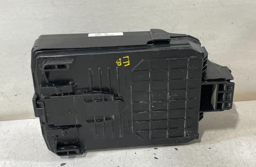 Load image into Gallery viewer, 2014-2024 INFINITI Q50 Q60 ENGINE ROOM FUSE RELAY JUNCTION BOX & COVER #100374