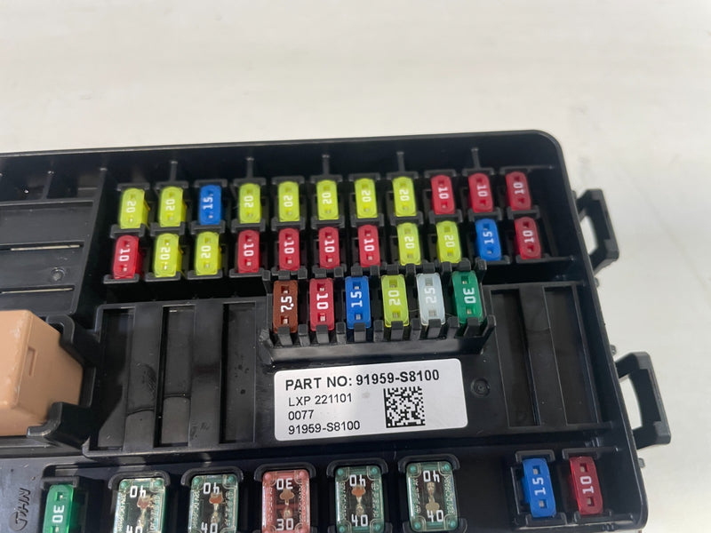 Load image into Gallery viewer, 2023 - 2025 HYUNDAI PALISADE ENGINE BAY FUSE RELAY BOX 91959-S8100 # 105152
