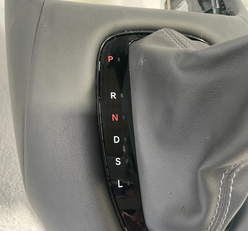Load image into Gallery viewer, 2023-2025 HONDA HR-V LX UPPER CENTER CONSOLE TRIM PANEL ASSEMBLY BLACK # 105497
