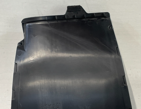 2018 - 2023 KIA STINGER FRONT LEFT DRIVER FENDER AIR DUCT VENT BREATHER